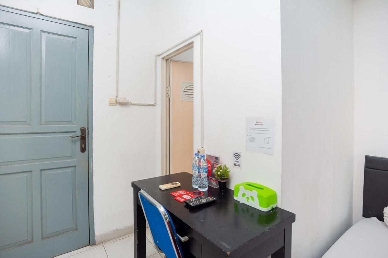 Отель Reddoorz Syariah Near Grand Galaxy Park Ceger Экстерьер фото